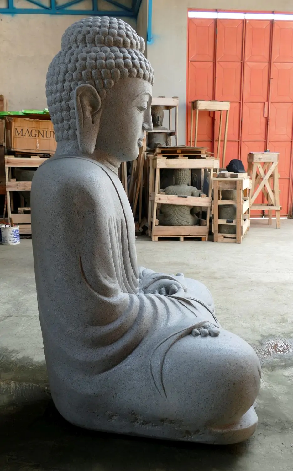  Product image 4 of the product “Seated Japanese Buddha made of Riverstone in Dhyana position - gesture of meditation, H. 121cm ”